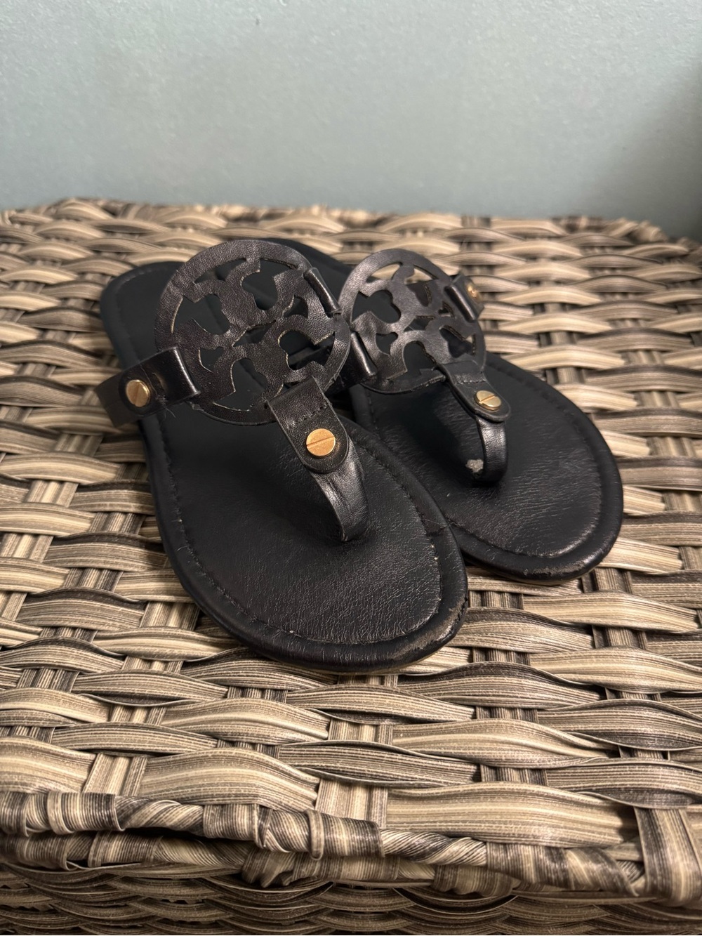 Tory Burch Miller Sandals Black Leather Thong Sandals Medallion estate sale